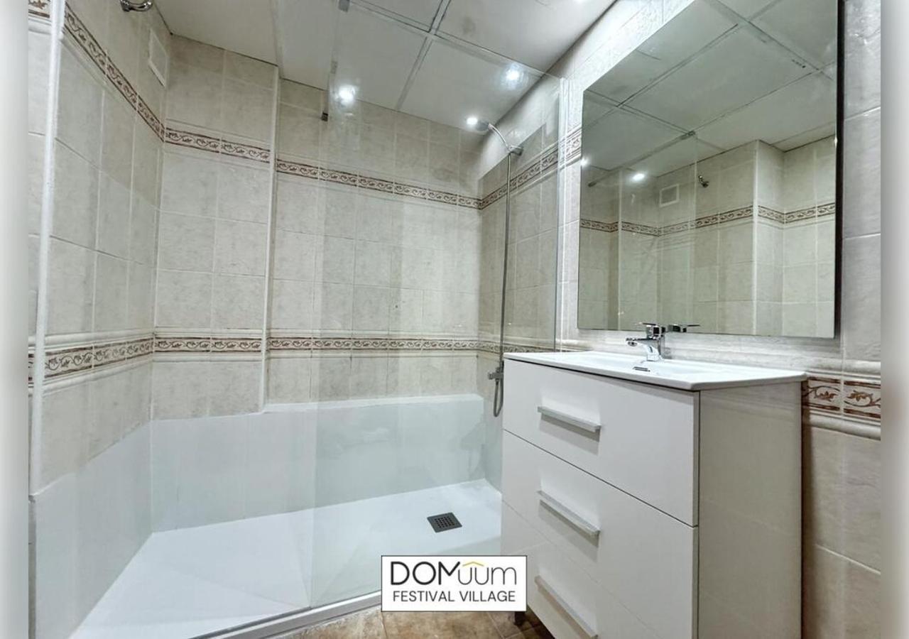Domuum Holidays - Festival Village Salou Dış mekan fotoğraf