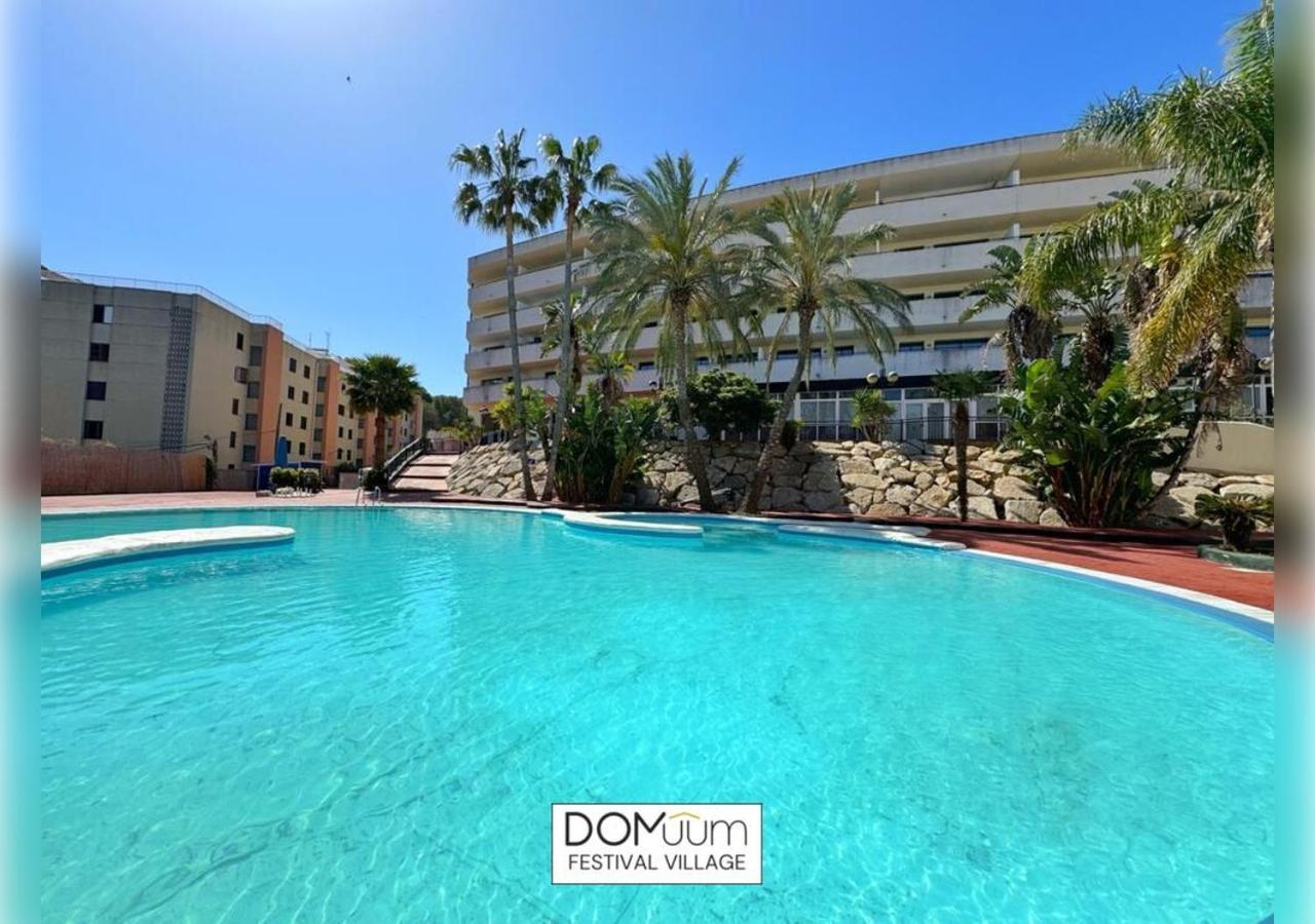 Domuum Holidays - Festival Village Salou Dış mekan fotoğraf